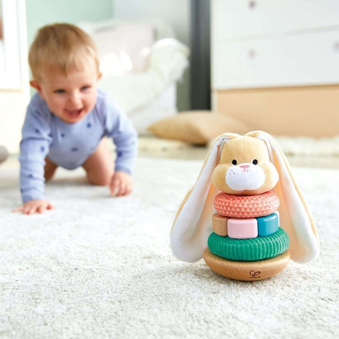 Hape - Coniglietto Impilabile in legno e tessuto.