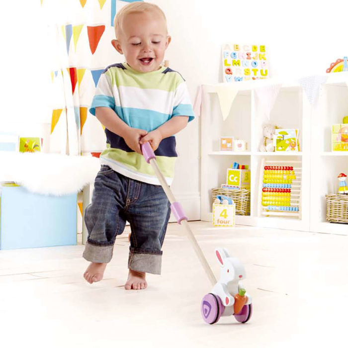 Hape Trainabile in legno: Coniglietto.